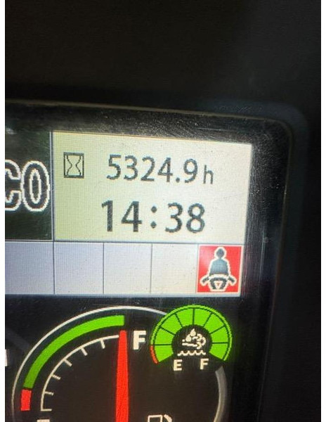 Hitachi ZX225USLC-6 - Escavadeira: foto 3 Hitachi ZX225USLC-6 - Escavadeira: foto 3