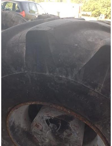 Michelin 18R19.5XF - Jantes e pneus: foto 2 Michelin 18R19.5XF - Jantes e pneus: foto 2