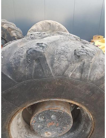 Michelin 18R19.5XF - Jantes e pneus: foto 5 Michelin 18R19.5XF - Jantes e pneus: foto 5