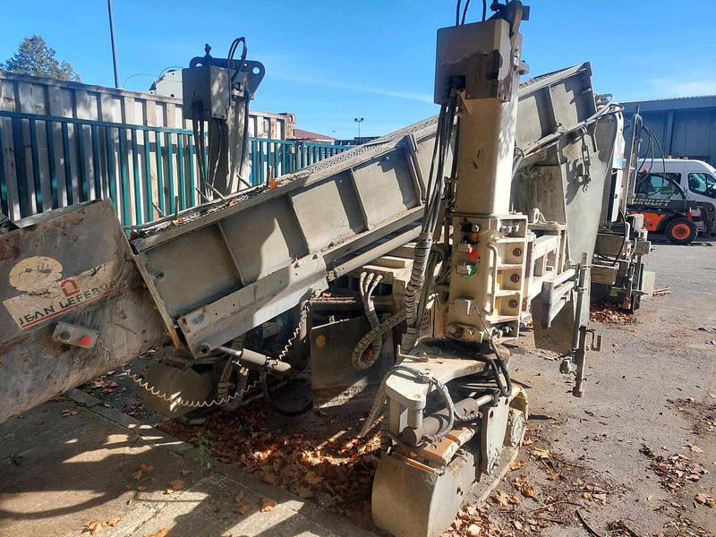 Wirtgen SP150F - Equipamento de betão: foto 4 Wirtgen SP150F - Equipamento de betão: foto 4