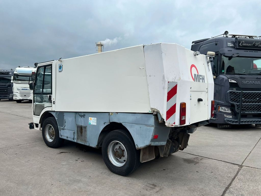 AEBI MFH 5000 * IVECO MOTOR * KLIMA * - Varredora urbana: foto 5 AEBI MFH 5000 * IVECO MOTOR * KLIMA * - Varredora urbana: foto 5