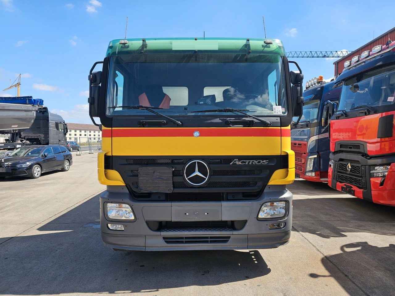 Mercedes-Benz ACTROS 1832 * OBER-& UNTER * 2 KAMMER * KLIMA * - Caminhão tanque: foto 2 Mercedes-Benz ACTROS 1832 * OBER-& UNTER * 2 KAMMER * KLIMA * - Caminhão tanque: foto 2