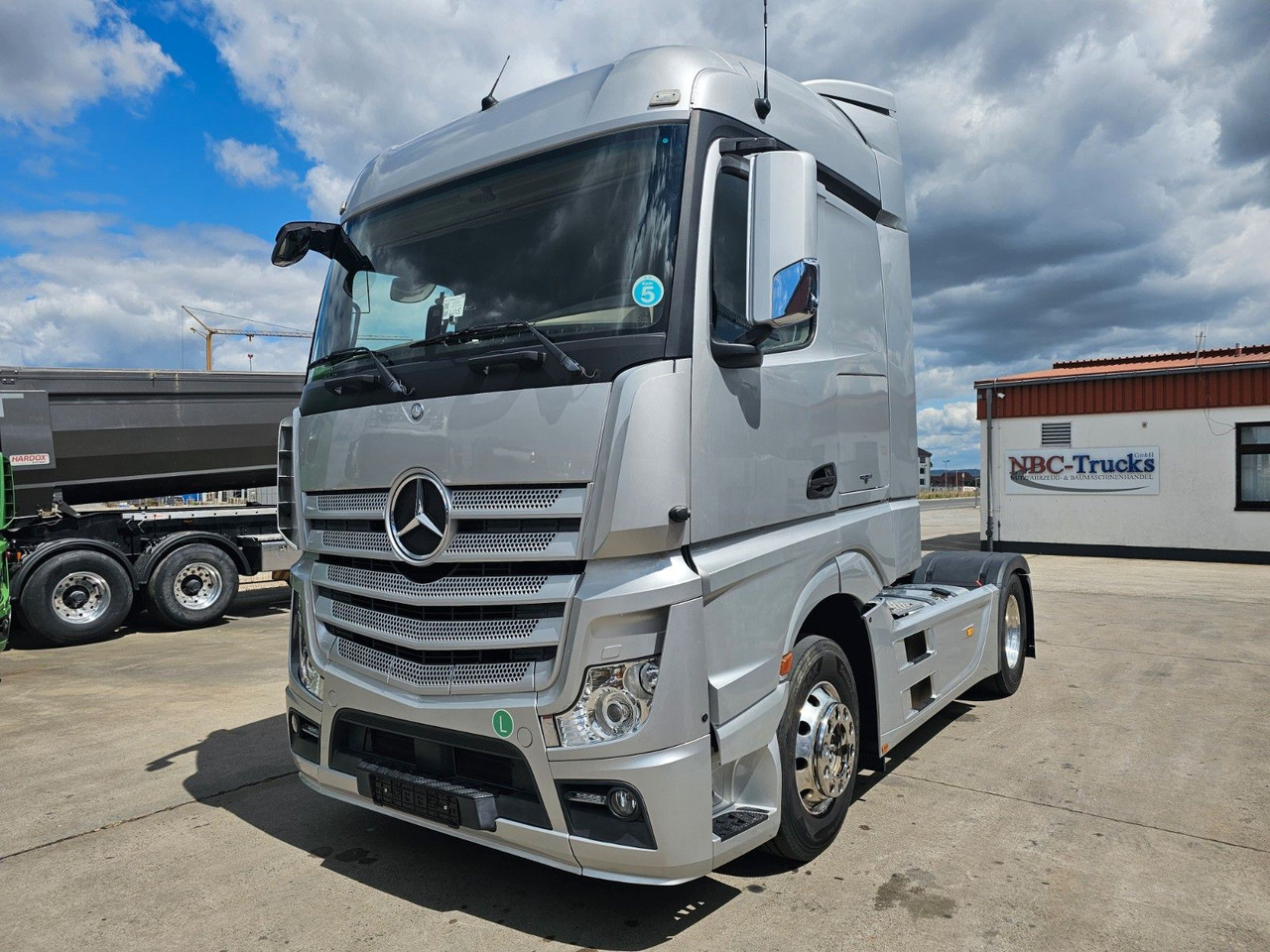 Mercedes-Benz ACTROS 1851 * 2X VORHANDEN * ACC * STANDH. *EUR5 - Tractor: foto 1 Mercedes-Benz ACTROS 1851 * 2X VORHANDEN * ACC * STANDH. *EUR5 - Tractor: foto 1