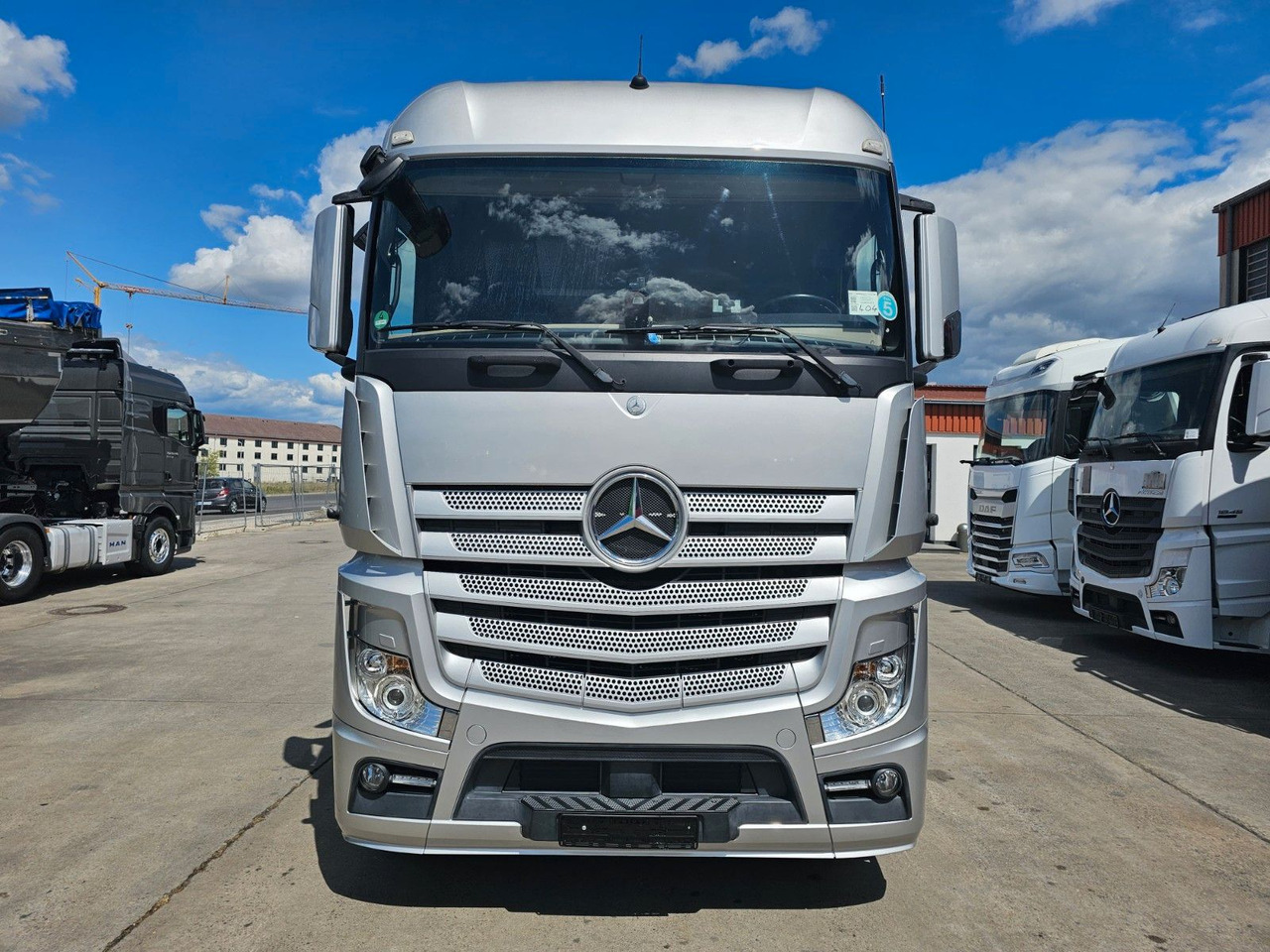Mercedes-Benz ACTROS 1851 * 2X VORHANDEN * ACC * STANDH. *EUR5 - Tractor: foto 2 Mercedes-Benz ACTROS 1851 * 2X VORHANDEN * ACC * STANDH. *EUR5 - Tractor: foto 2