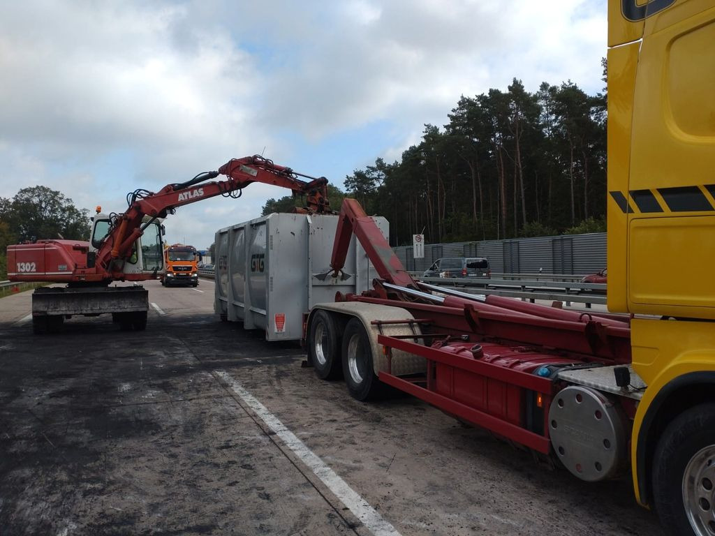 Scania R 730 Abroller voll Luft Scania R 730 Abroller voll Luft - Camião polibenne: foto 2 Scania R 730 Abroller voll Luft Scania R 730 Abroller voll Luft - Camião polibenne: foto 2