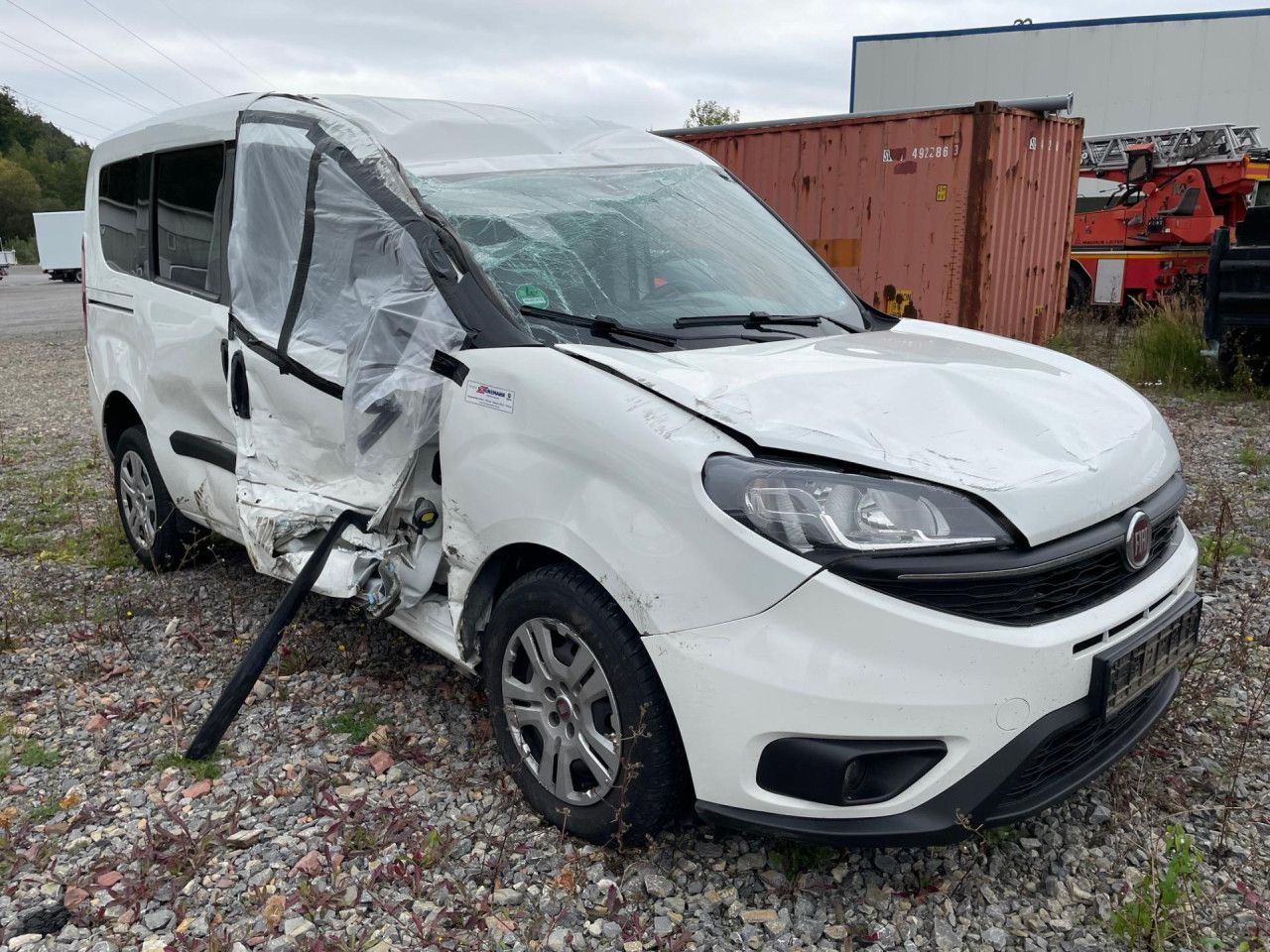 Fiat Doblo Maxi 1.6 M-Jet Euro6 Klima ZV - Furgão de passageiros: foto 1 Fiat Doblo Maxi 1.6 M-Jet Euro6 Klima ZV - Furgão de passageiros: foto 1