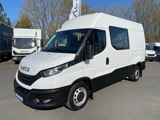 Iveco Daily 35S16A8 CRV MY22 Euro6 Klima AHK Navi ZV - Furgão: foto 1 Iveco Daily 35S16A8 CRV MY22 Euro6 Klima AHK Navi ZV - Furgão: foto 1