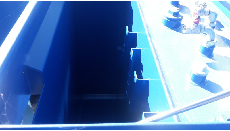 3000 liter high cube IBC tank - Caminhão tanque: foto 5 3000 liter high cube IBC tank - Caminhão tanque: foto 5