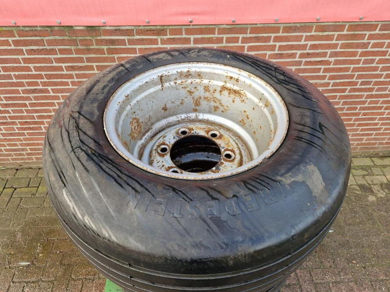 Banden 15/55/17 - Gebruikt - Jantes e pneus: foto 3 Banden 15/55/17 - Gebruikt - Jantes e pneus: foto 3