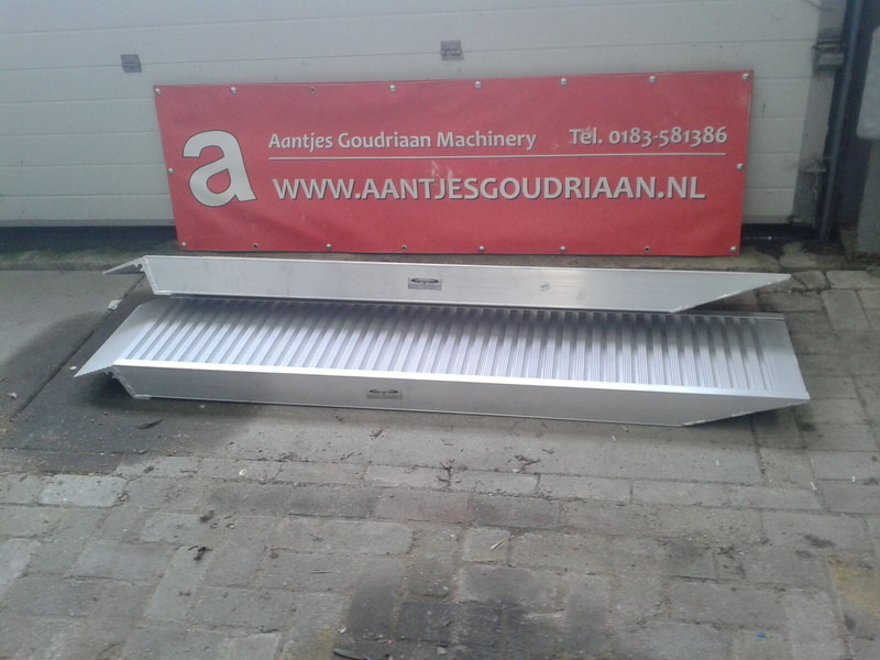 RIJPLANKEN 2 meter - Rampa de carregamento: foto 1 RIJPLANKEN 2 meter - Rampa de carregamento: foto 1