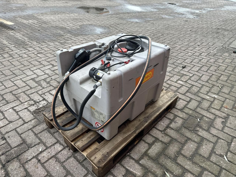 Dieseltank 200 liter - Gebruikt - Caminhão tanque: foto 3 Dieseltank 200 liter - Gebruikt - Caminhão tanque: foto 3