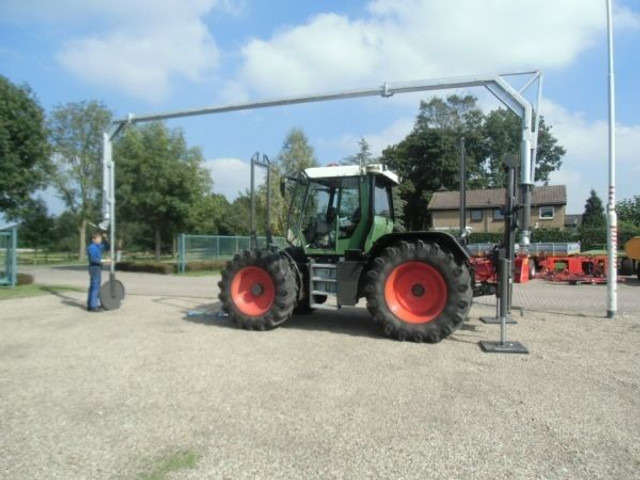 Tractor aquaduct - Espalhador de estrume: foto 1 Tractor aquaduct - Espalhador de estrume: foto 1