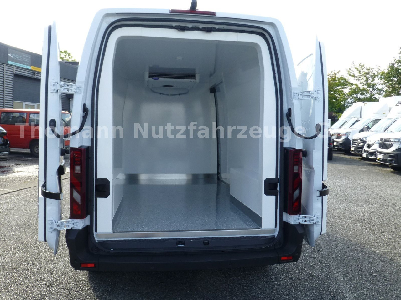 Carrinha frigorífica Renault NEW Master Kühlkastenwagen Xarios 300 GH: foto 13