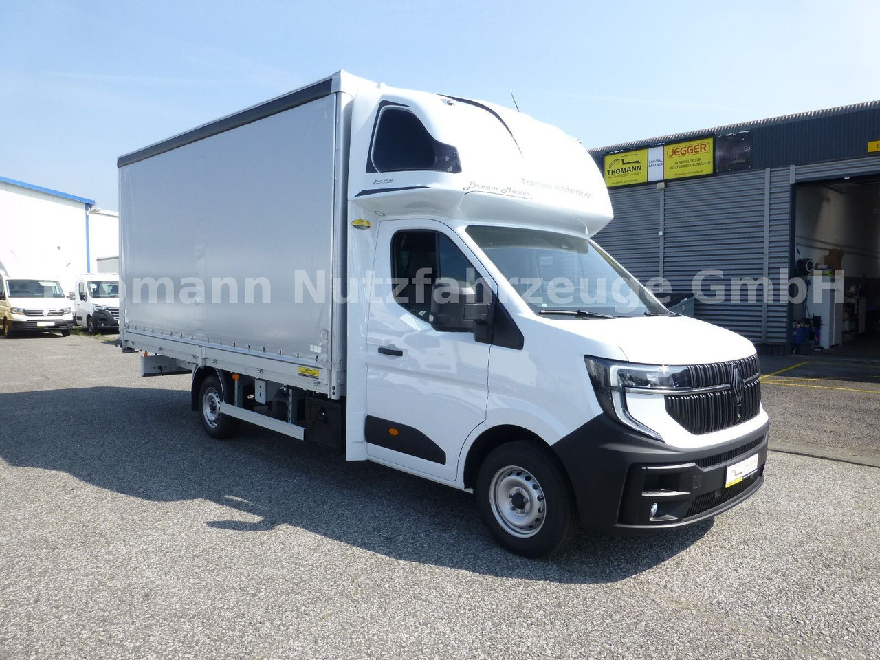 Renault NEW Master Pritsche Plane Schlafkabine - Carrinha de lona: foto 2 Renault NEW Master Pritsche Plane Schlafkabine - Carrinha de lona: foto 2