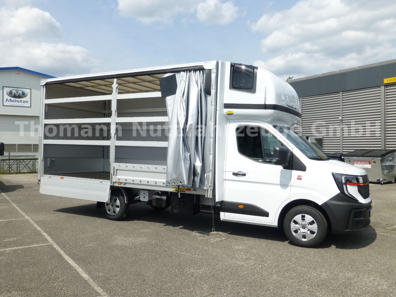 Renault NEW Master Pritsche Plane Schlafkabine - Carrinha de lona: foto 4 Renault NEW Master Pritsche Plane Schlafkabine - Carrinha de lona: foto 4