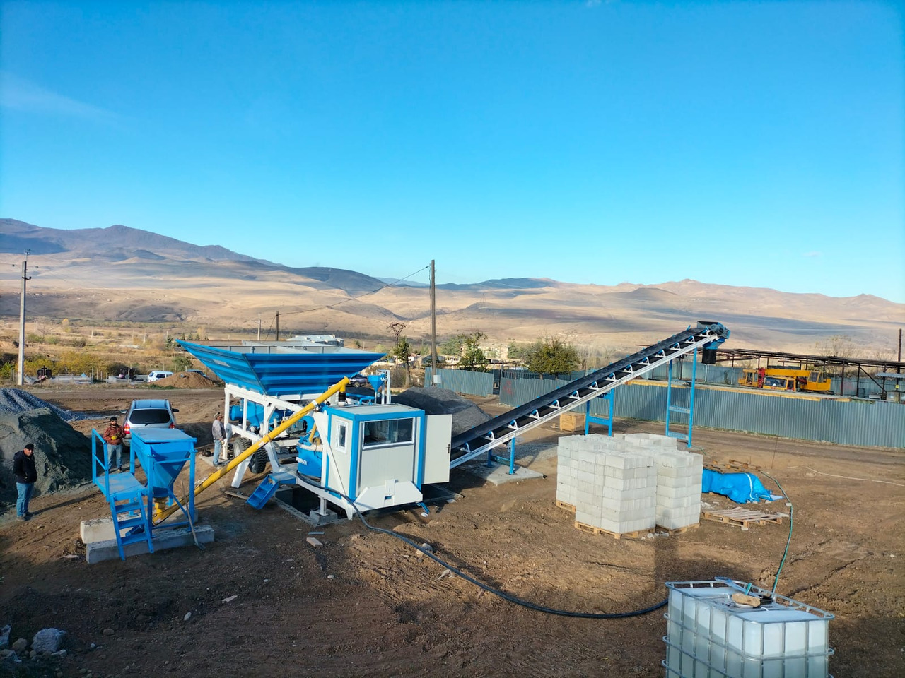 PROMAX MOBILE CONCRETE PLANT M35-PLNT (35M3/H) - Usina de concreto: foto 1 PROMAX MOBILE CONCRETE PLANT M35-PLNT (35M3/H) - Usina de concreto: foto 1