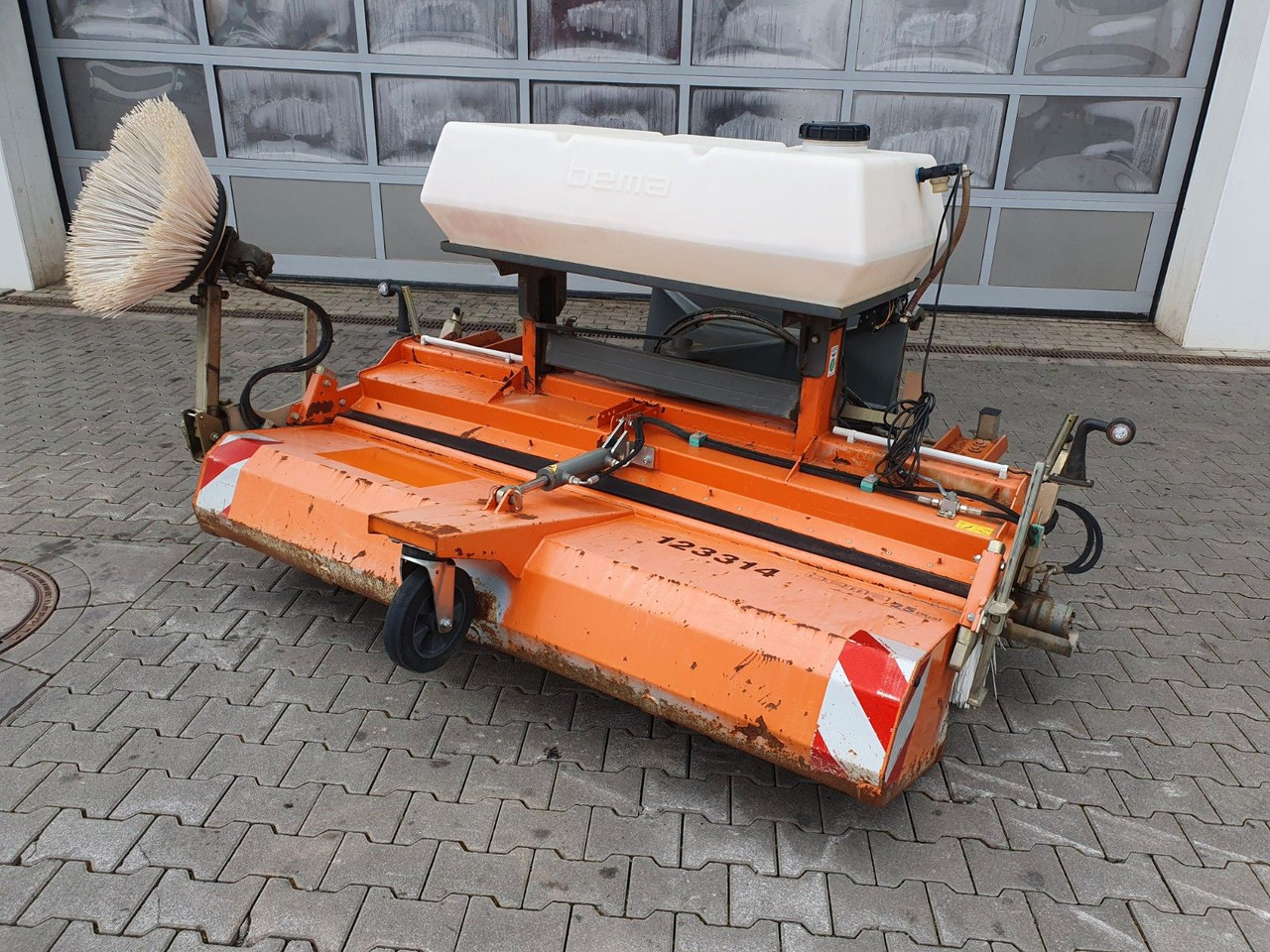 Bema 25 Dual Kehrmaschine / 2.050 mm / 2020 - Vassoura: foto 2 Bema 25 Dual Kehrmaschine / 2.050 mm / 2020 - Vassoura: foto 2