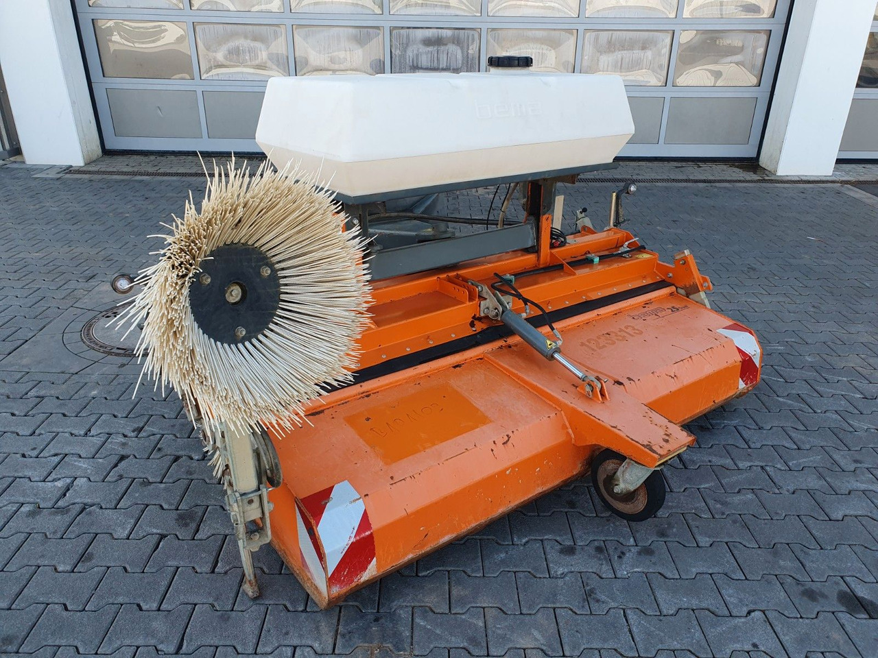 Bema 25 Dual Kehrmaschine / 2.050 mm / 2020 - Vassoura: foto 2 Bema 25 Dual Kehrmaschine / 2.050 mm / 2020 - Vassoura: foto 2