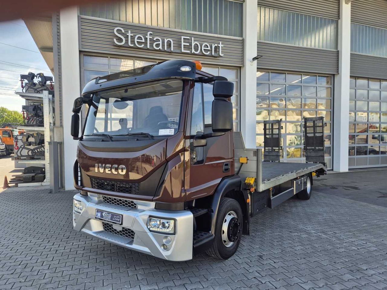 Iveco Eurocargo ML140E25/P Maschinentransporter Winde - Camião: foto 1 Iveco Eurocargo ML140E25/P Maschinentransporter Winde - Camião: foto 1