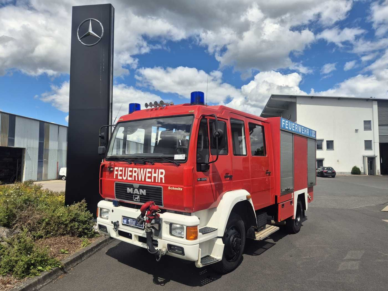 MAN 14.224 4x4 TLF 16/29 Tanklöschfahrzeug Feuerwehr - Camião: foto 1 MAN 14.224 4x4 TLF 16/29 Tanklöschfahrzeug Feuerwehr - Camião: foto 1