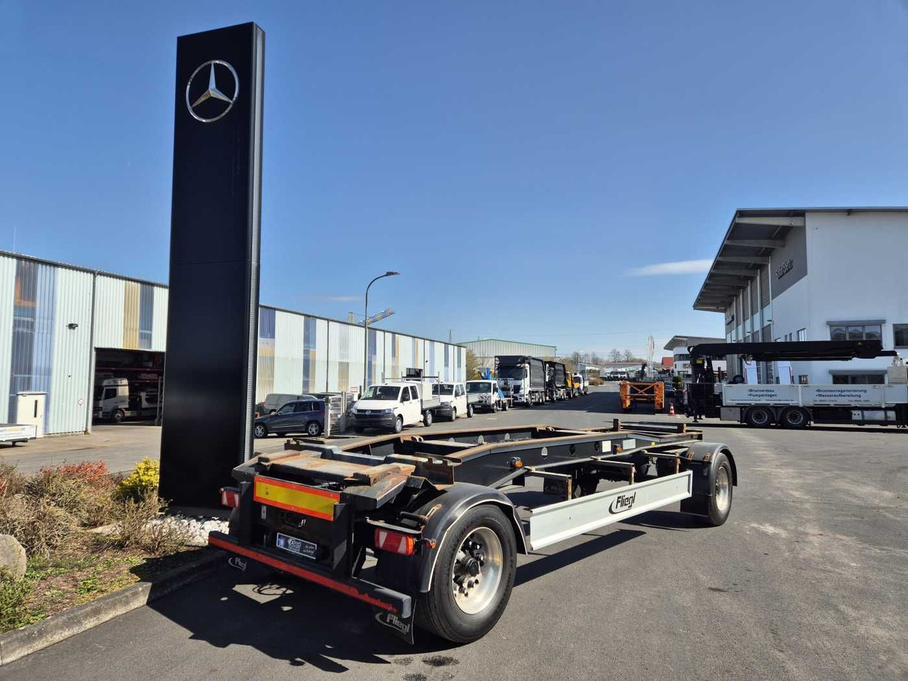 Fliegl ZPS180 Abroll-Container Tropper Pellet-Silo 22m³ Fliegl ZPS180 Abroll-Container Tropper Pellet-Silo 22m³ - Reboque ampliroll/ Multibenne: foto 1 Fliegl ZPS180 Abroll-Container Tropper Pellet-Silo 22m³ Fliegl ZPS180 Abroll-Container Tropper Pellet-Silo 22m³ - Reboque ampliroll/ Multibenne: foto 1
