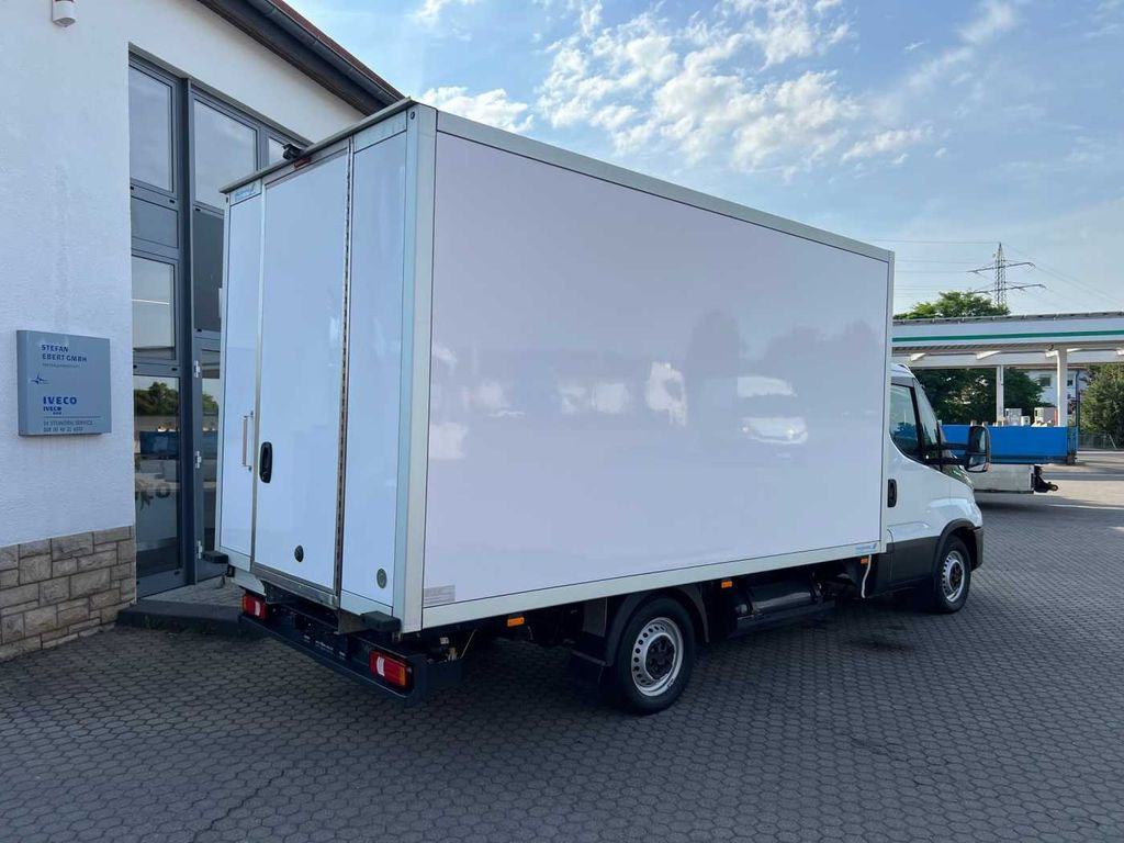 Iveco 35S14 A8 CNG Koffer *3-Sitze*Klima*Automatik* Iveco 35S14 A8 CNG Koffer *3-Sitze*Klima*Automatik* - Carrinha frigorífica: foto 4 Iveco 35S14 A8 CNG Koffer *3-Sitze*Klima*Automatik* Iveco 35S14 A8 CNG Koffer *3-Sitze*Klima*Automatik* - Carrinha frigorífica: foto 4