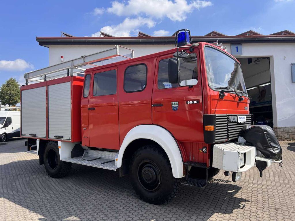 Iveco 90-16 AW 4x4 LF8 Feuerwehr Standheizung 9 Sitze Iveco 90-16 AW 4x4 LF8 Feuerwehr Standheizung 9 Sitze - Carro de bombeiro: foto 5 Iveco 90-16 AW 4x4 LF8 Feuerwehr Standheizung 9 Sitze Iveco 90-16 AW 4x4 LF8 Feuerwehr Standheizung 9 Sitze - Carro de bombeiro: foto 5