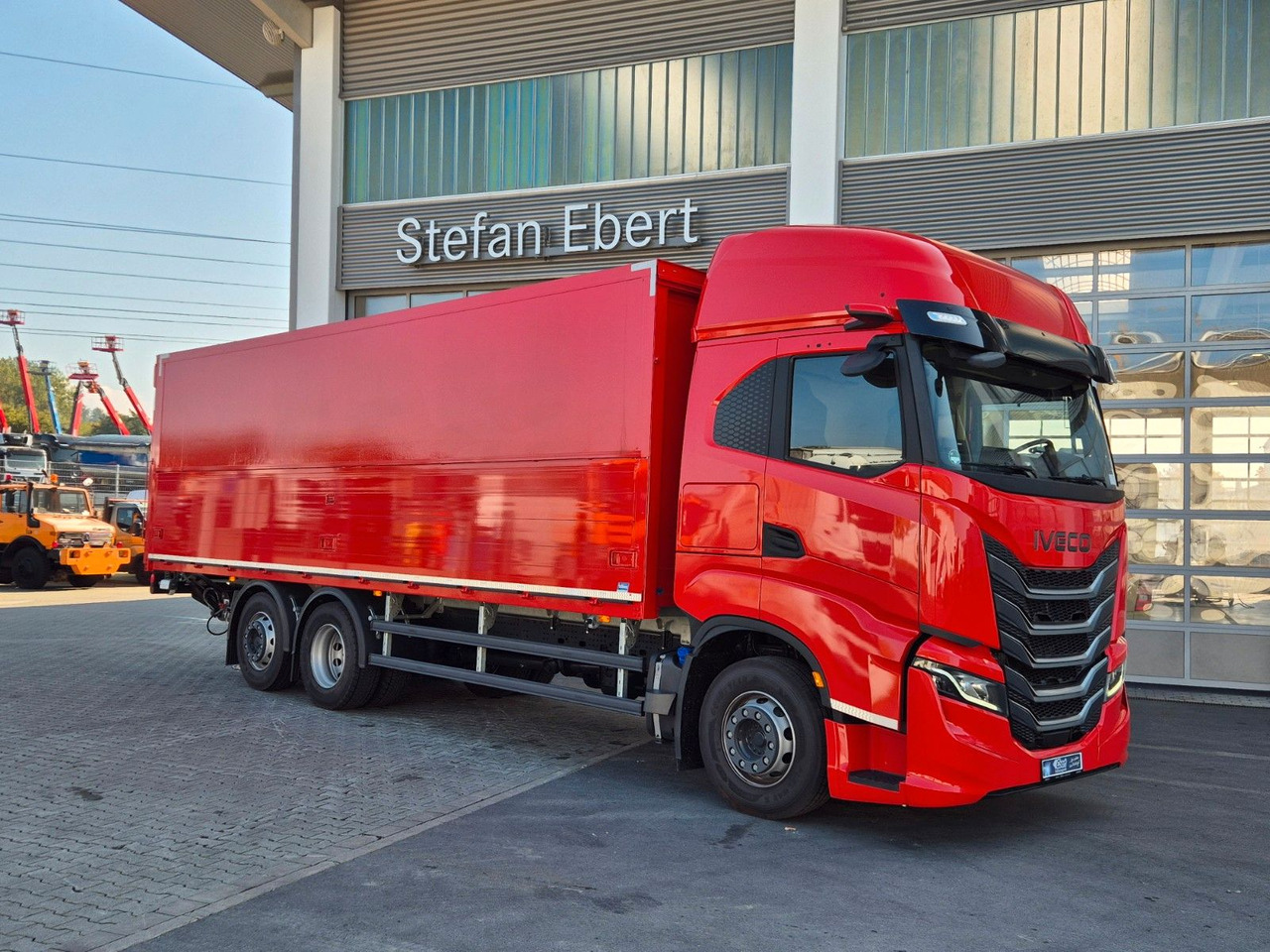 Iveco AS260S50Y/FS Schwenkwand LBW 2xAHK CAM Intarder - Camião transporte de bebidas: foto 4 Iveco AS260S50Y/FS Schwenkwand LBW 2xAHK CAM Intarder - Camião transporte de bebidas: foto 4