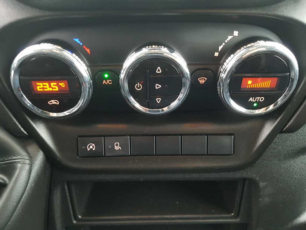 Furgão Iveco Daily 35 S16 A8 V *Klima*Automatik*L4.100mm*: foto 14