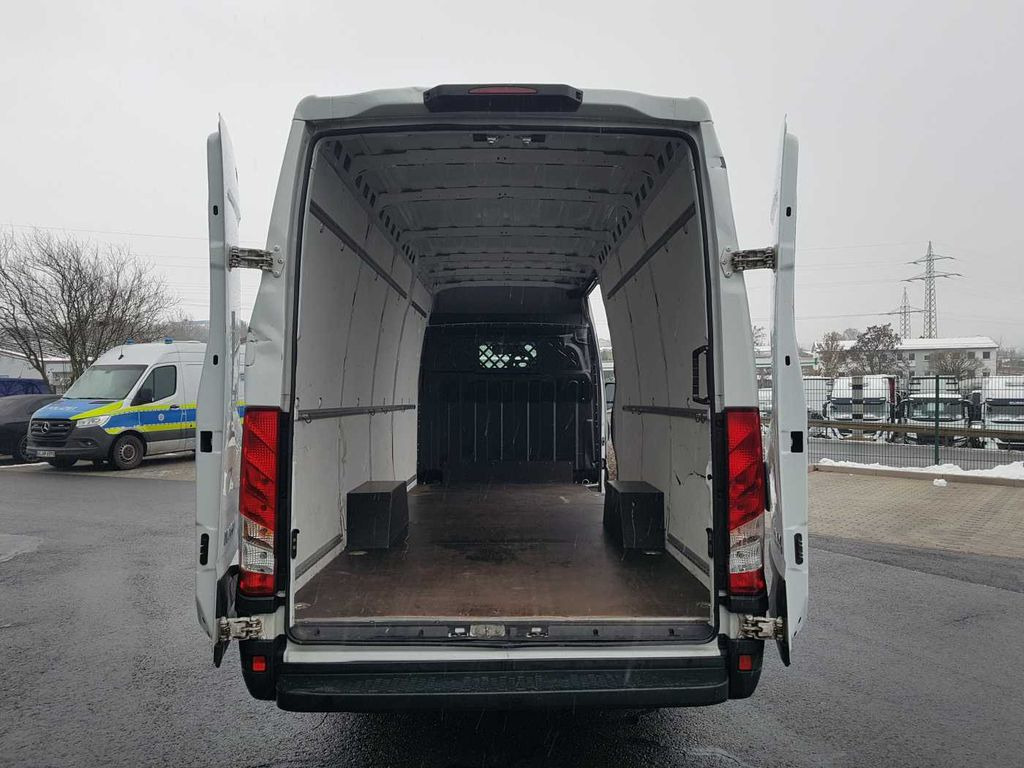 Iveco Daily 35 S16 A8 V *Klima*Automatik*L4.100mm* Iveco Daily 35 S16 A8 V *Klima*Automatik*L4.100mm* - Furgão: foto 5 Iveco Daily 35 S16 A8 V *Klima*Automatik*L4.100mm* Iveco Daily 35 S16 A8 V *Klima*Automatik*L4.100mm* - Furgão: foto 5