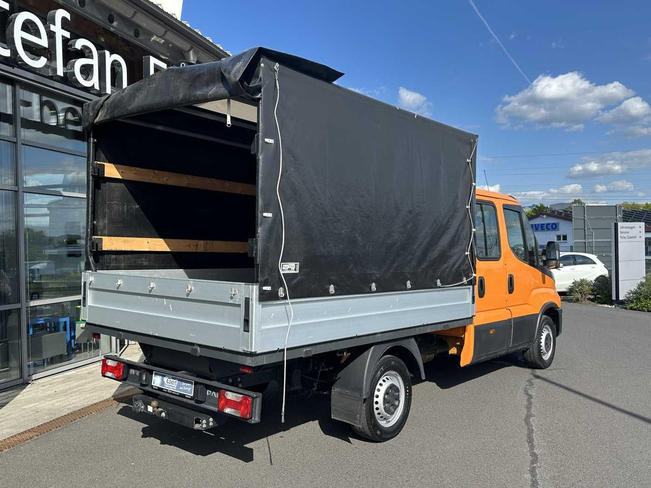 Leasing de Iveco Daily 35S14 Pritsche+Plane *AHK*Ladekran*7-Sitze Iveco Daily 35S14 Pritsche+Plane *AHK*Ladekran*7-Sitze: foto 9 Leasing de Iveco Daily 35S14 Pritsche+Plane *AHK*Ladekran*7-Sitze Iveco Daily 35S14 Pritsche+Plane *AHK*Ladekran*7-Sitze: foto 9