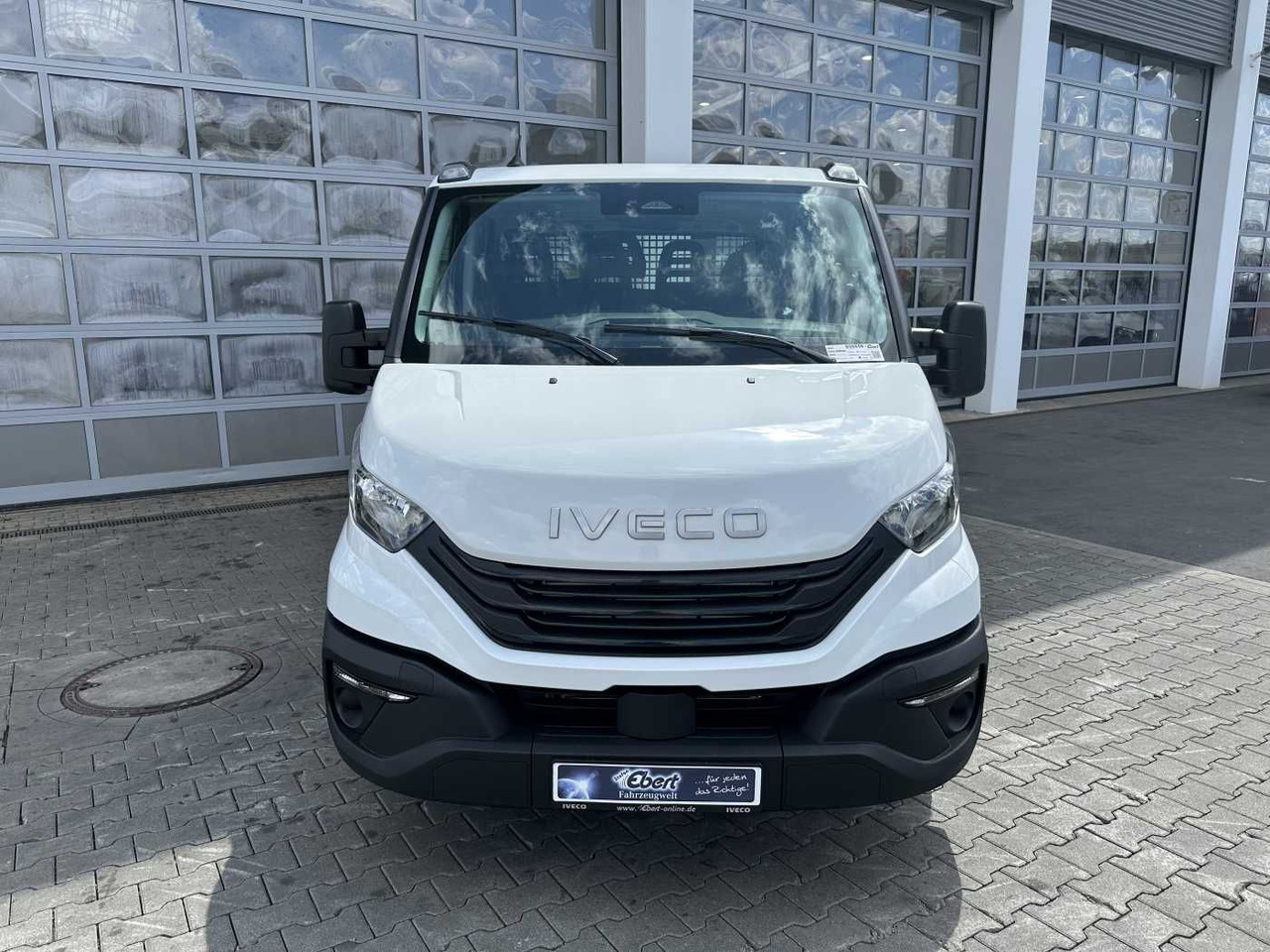 Iveco Daily 35S16 H 3.0L *R3.750mm*AHK*Automatik* 2x - Carrinha de caixa aberta: foto 2 Iveco Daily 35S16 H 3.0L *R3.750mm*AHK*Automatik* 2x - Carrinha de caixa aberta: foto 2