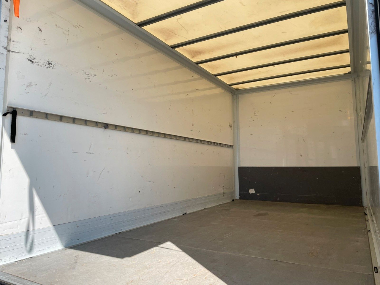 Iveco Daily 35S16 *Koffer*LBW*Klima* - Carrinha de contentor: foto 5 Iveco Daily 35S16 *Koffer*LBW*Klima* - Carrinha de contentor: foto 5