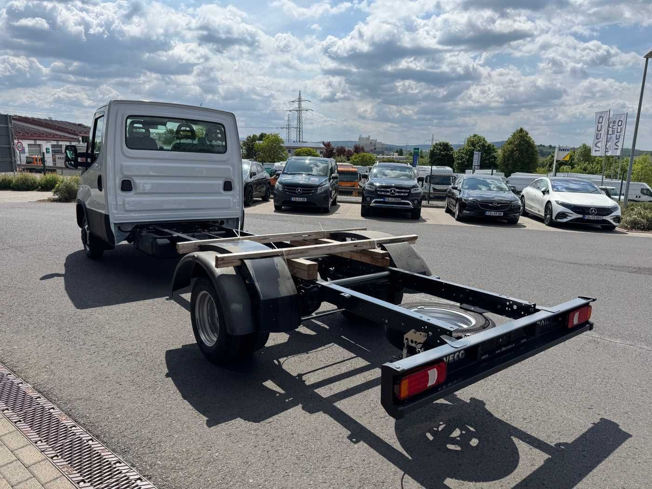 Iveco Daily 50C18 HA8 3.0L *R4.350mm*Klima*Automatik* - Camião chassi: foto 4 Iveco Daily 50C18 HA8 3.0L *R4.350mm*Klima*Automatik* - Camião chassi: foto 4