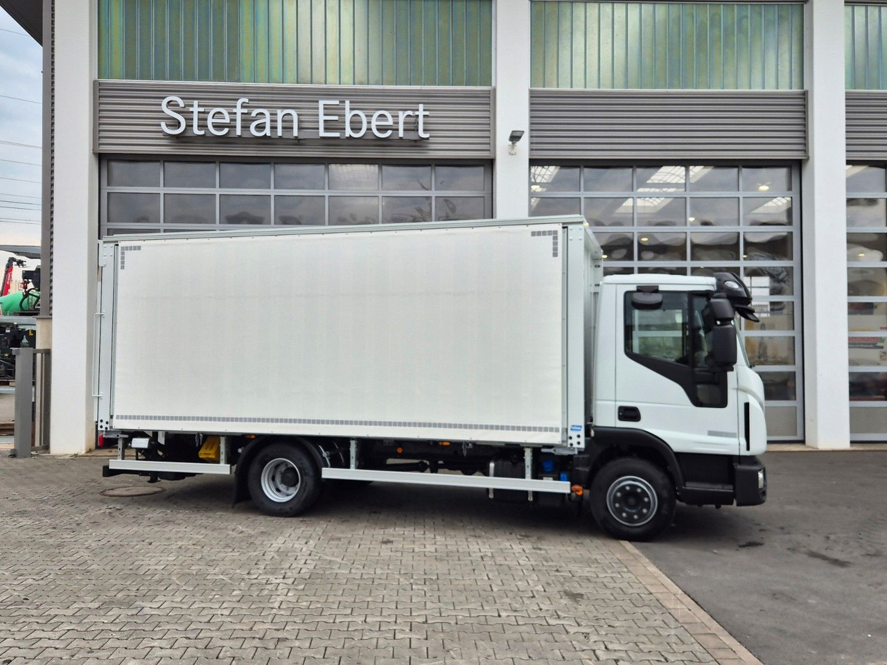 Camião transporte de bebidas Iveco Eurocargo ML120EL25/P Böse Schiebeplanen LBW AHK: foto 6 Camião transporte de bebidas Iveco Eurocargo ML120EL25/P Böse Schiebeplanen LBW AHK: foto 6