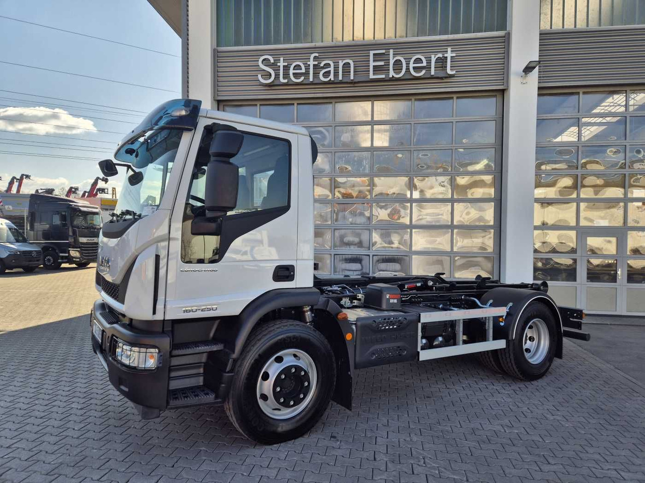 Iveco Eurocargo ML160E25/P HIAB Multilift XR10S4150 - Camião polibenne: foto 4 Iveco Eurocargo ML160E25/P HIAB Multilift XR10S4150 - Camião polibenne: foto 4