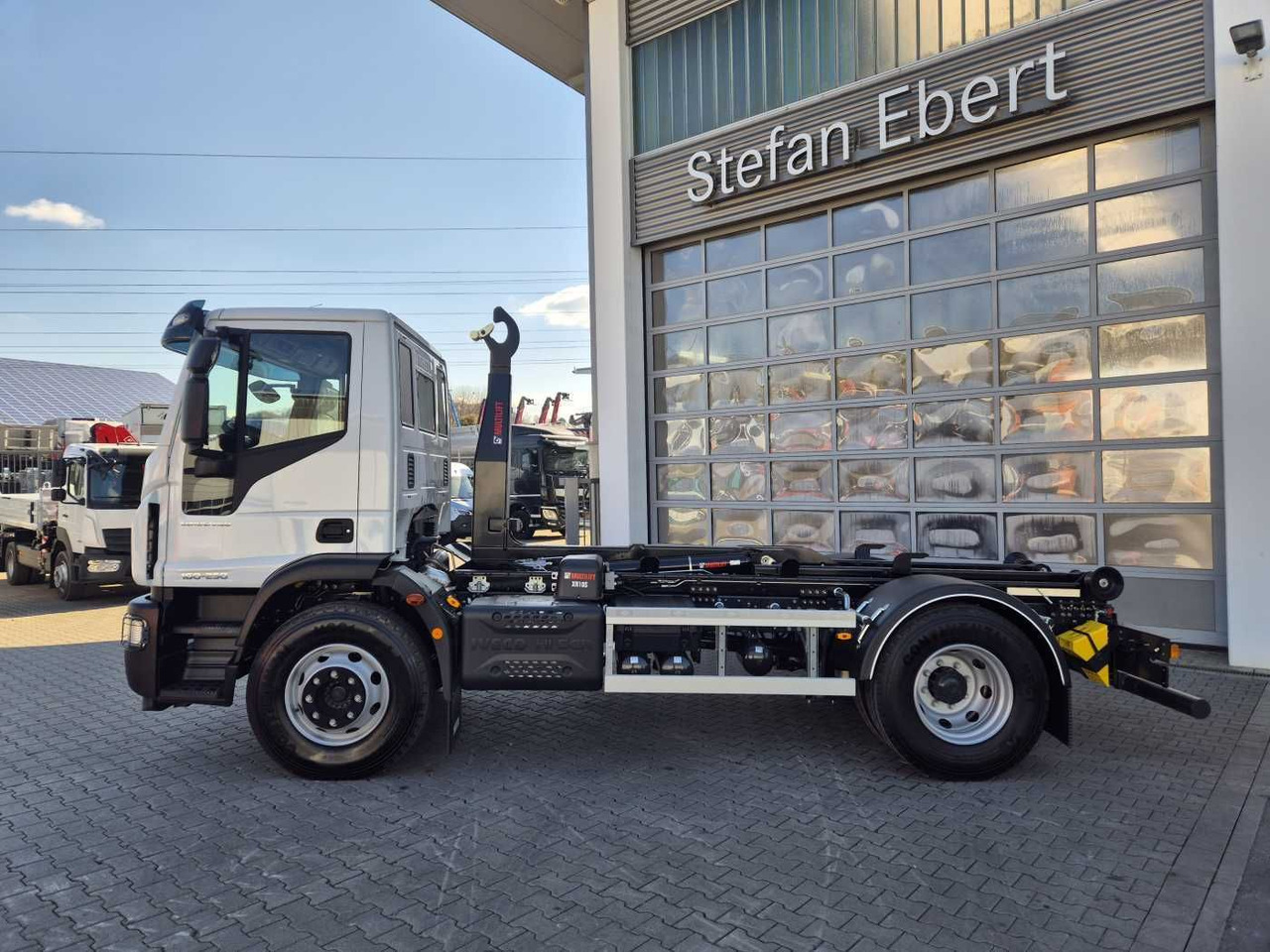 Iveco Eurocargo ML160E25/P HIAB Multilift XR10S4150 - Camião polibenne: foto 5 Iveco Eurocargo ML160E25/P HIAB Multilift XR10S4150 - Camião polibenne: foto 5