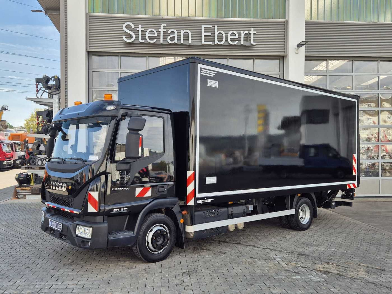 Iveco Eurocargo ML80E21/P LBW Bär 1.500kg 2x AHK - Carrinha de contentor: foto 2 Iveco Eurocargo ML80E21/P LBW Bär 1.500kg 2x AHK - Carrinha de contentor: foto 2