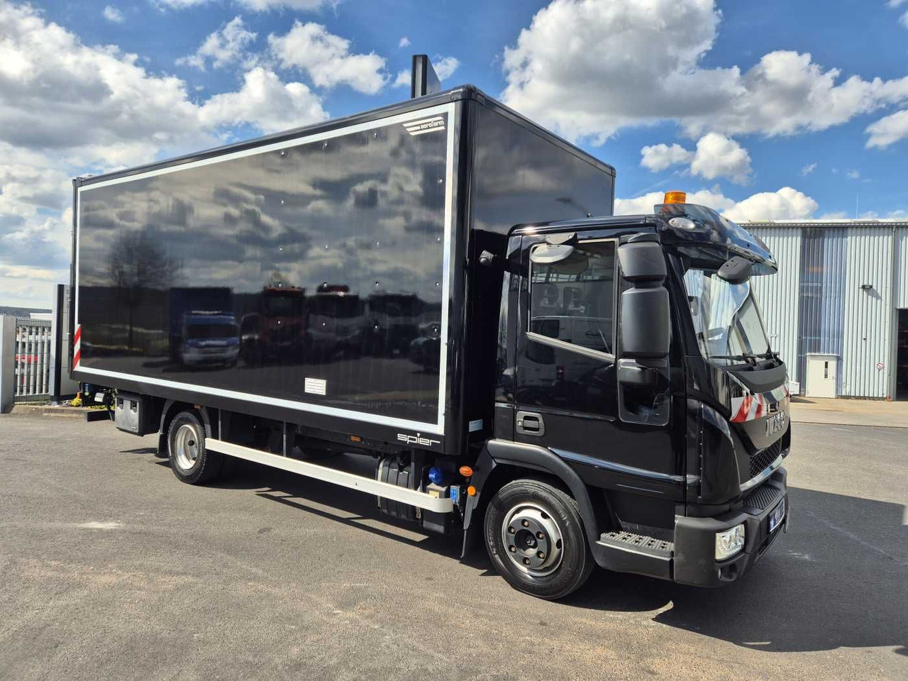 Iveco Eurocargo ML80E21/P LBW Bär 1.500kg 2x AHK - Carrinha de contentor: foto 2 Iveco Eurocargo ML80E21/P LBW Bär 1.500kg 2x AHK - Carrinha de contentor: foto 2
