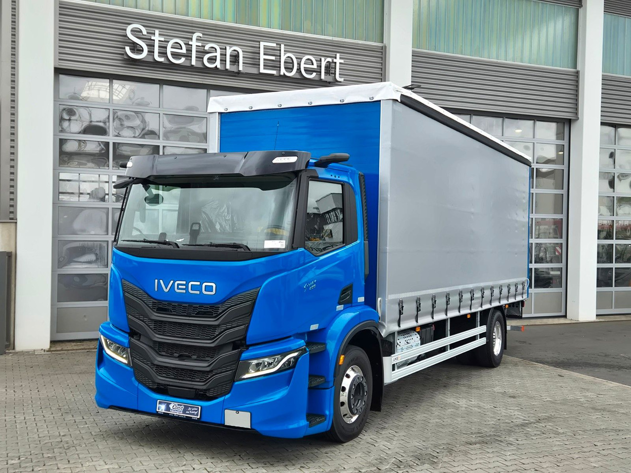 Iveco S-Way AD190S40/P Curtainsider *MirrorCam*LBW* - Camião de lona: foto 2 Iveco S-Way AD190S40/P Curtainsider *MirrorCam*LBW* - Camião de lona: foto 2