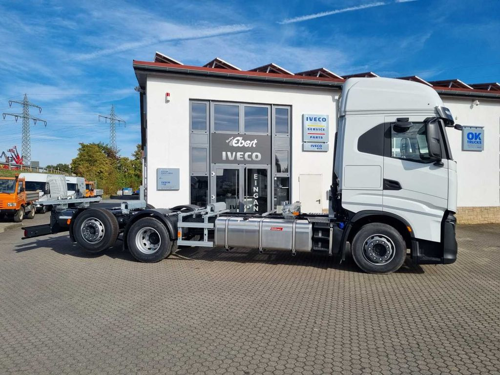Iveco S-Way AS260S46 6x2 BDF-Wechsler Intarder 2x vorh - Camião transportador de contêineres/ Caixa móvel: foto 3 Iveco S-Way AS260S46 6x2 BDF-Wechsler Intarder 2x vorh - Camião transportador de contêineres/ Caixa móvel: foto 3