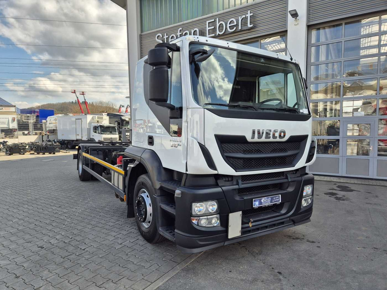 Iveco Stralis AT190S31/P BDF Klima Standh. AHK Bett - Camião transportador de contêineres/ Caixa móvel: foto 4 Iveco Stralis AT190S31/P BDF Klima Standh. AHK Bett - Camião transportador de contêineres/ Caixa móvel: foto 4