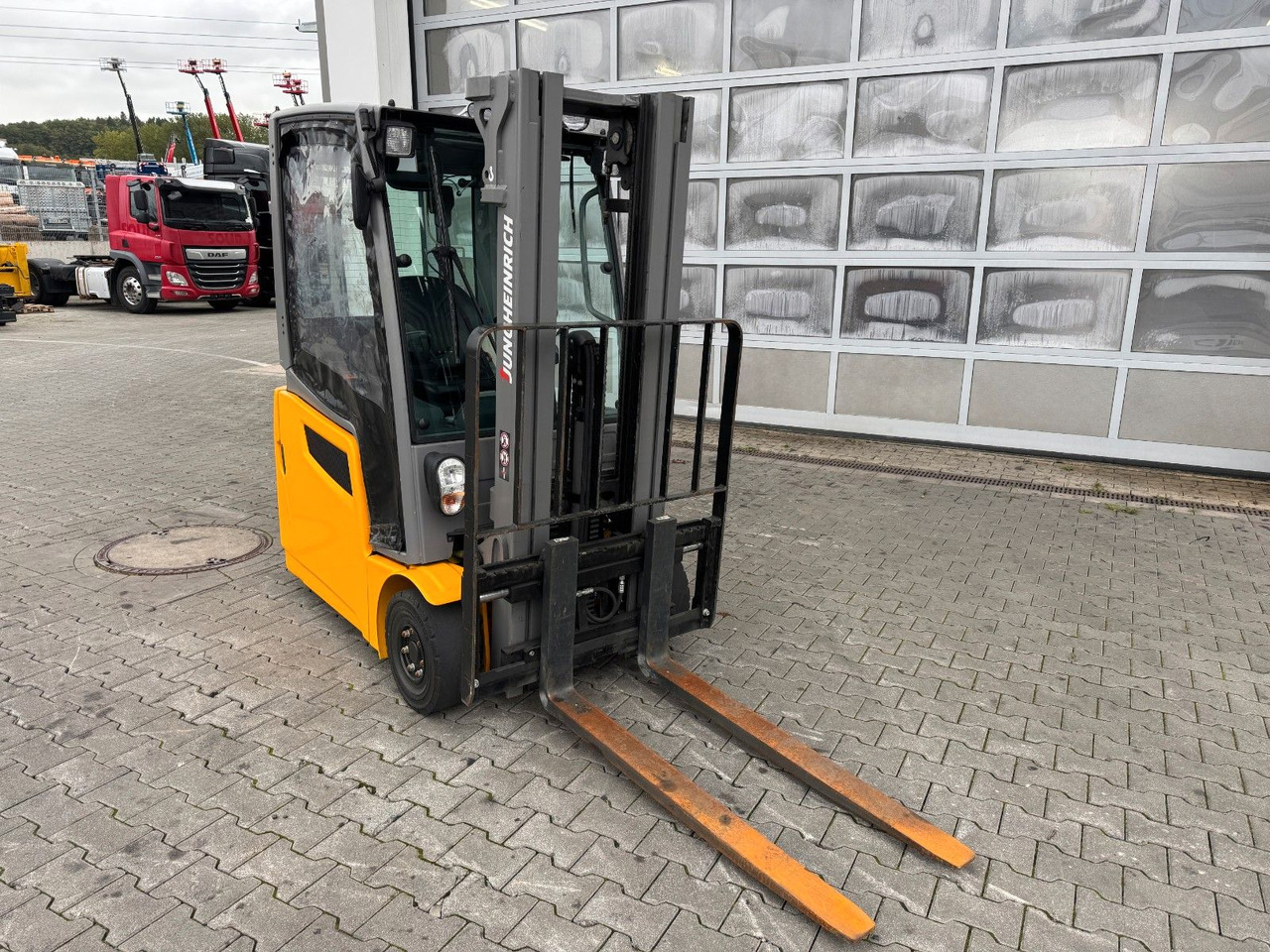 Jungheinrich EFG 215 / Triplex: 4.25m! / SS / nur 2.819h! - Empilhadeira elétrica: foto 3 Jungheinrich EFG 215 / Triplex: 4.25m! / SS / nur 2.819h! - Empilhadeira elétrica: foto 3