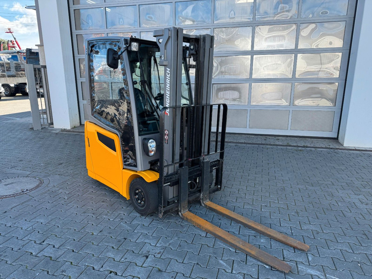 Jungheinrich EFG 215 / Triplex: 4.25m! / SS / nur 2.865h! - Empilhadeira elétrica: foto 3 Jungheinrich EFG 215 / Triplex: 4.25m! / SS / nur 2.865h! - Empilhadeira elétrica: foto 3