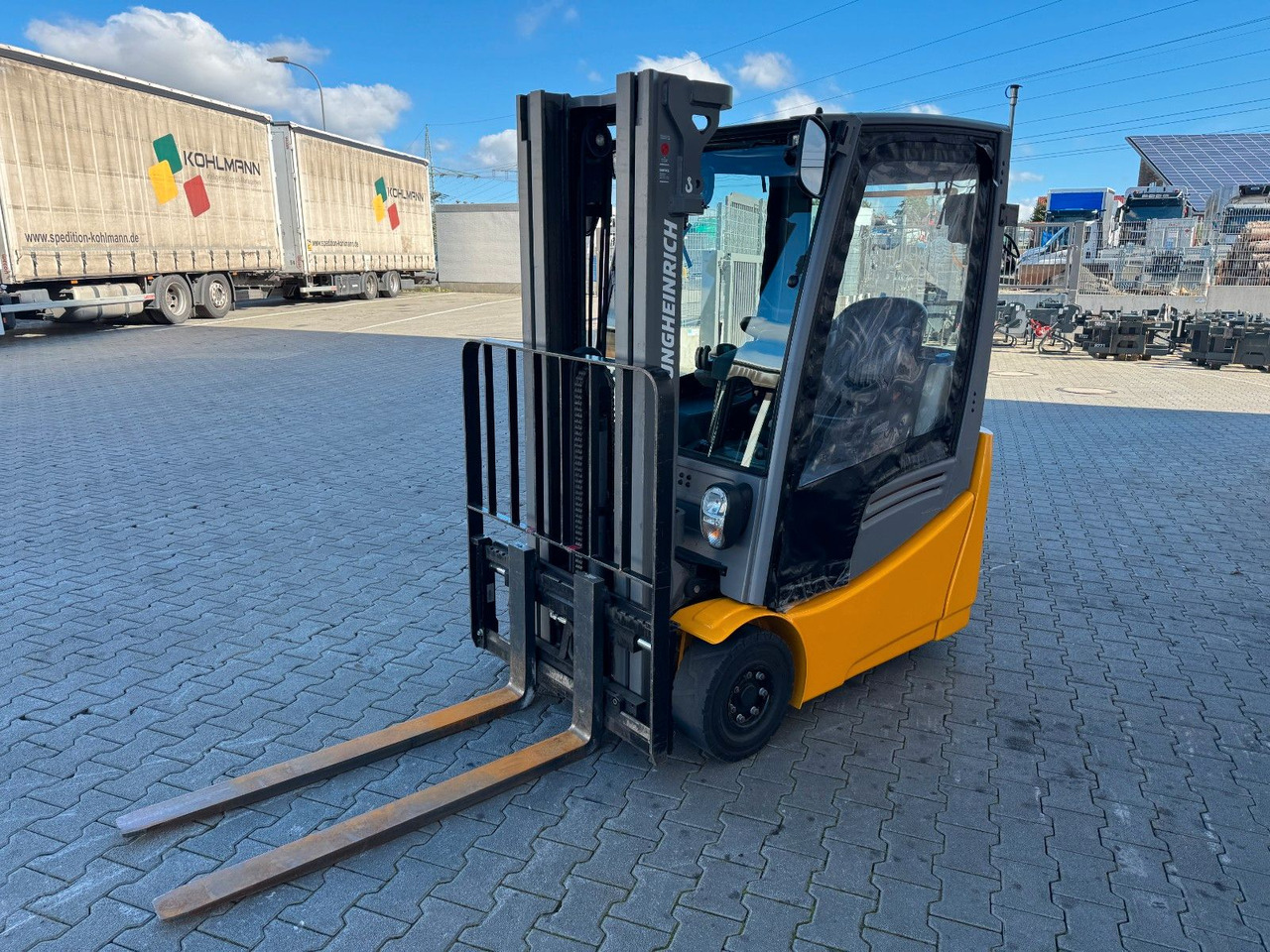 Jungheinrich EFG 215 / Triplex: 4.25m! / SS / nur 2.865h! - Empilhadeira elétrica: foto 5 Jungheinrich EFG 215 / Triplex: 4.25m! / SS / nur 2.865h! - Empilhadeira elétrica: foto 5
