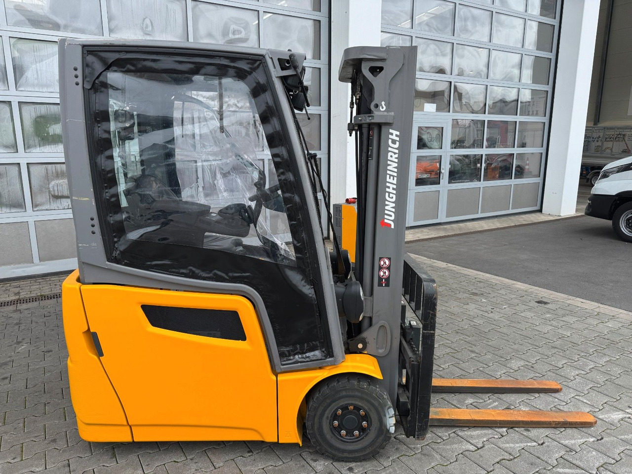 Jungheinrich EFG 215 / Triplex: 4.25m! / SS / nur 3.298h! - Empilhadeira elétrica: foto 2 Jungheinrich EFG 215 / Triplex: 4.25m! / SS / nur 3.298h! - Empilhadeira elétrica: foto 2