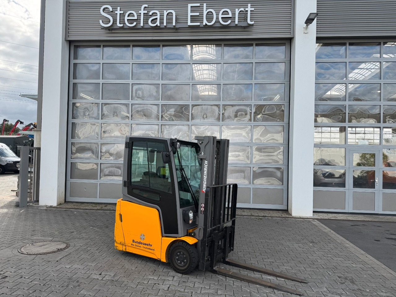 Jungheinrich EFG 215 / Triplex: 4.25m! / SS / nur 716h! - Empilhadeira elétrica: foto 1 Jungheinrich EFG 215 / Triplex: 4.25m! / SS / nur 716h! - Empilhadeira elétrica: foto 1