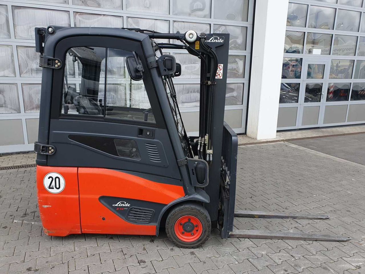 Linde E14 - 02 / Triplex: 4.00m! / SS / nur 1.777h! - Empilhadeira elétrica: foto 2 Linde E14 - 02 / Triplex: 4.00m! / SS / nur 1.777h! - Empilhadeira elétrica: foto 2