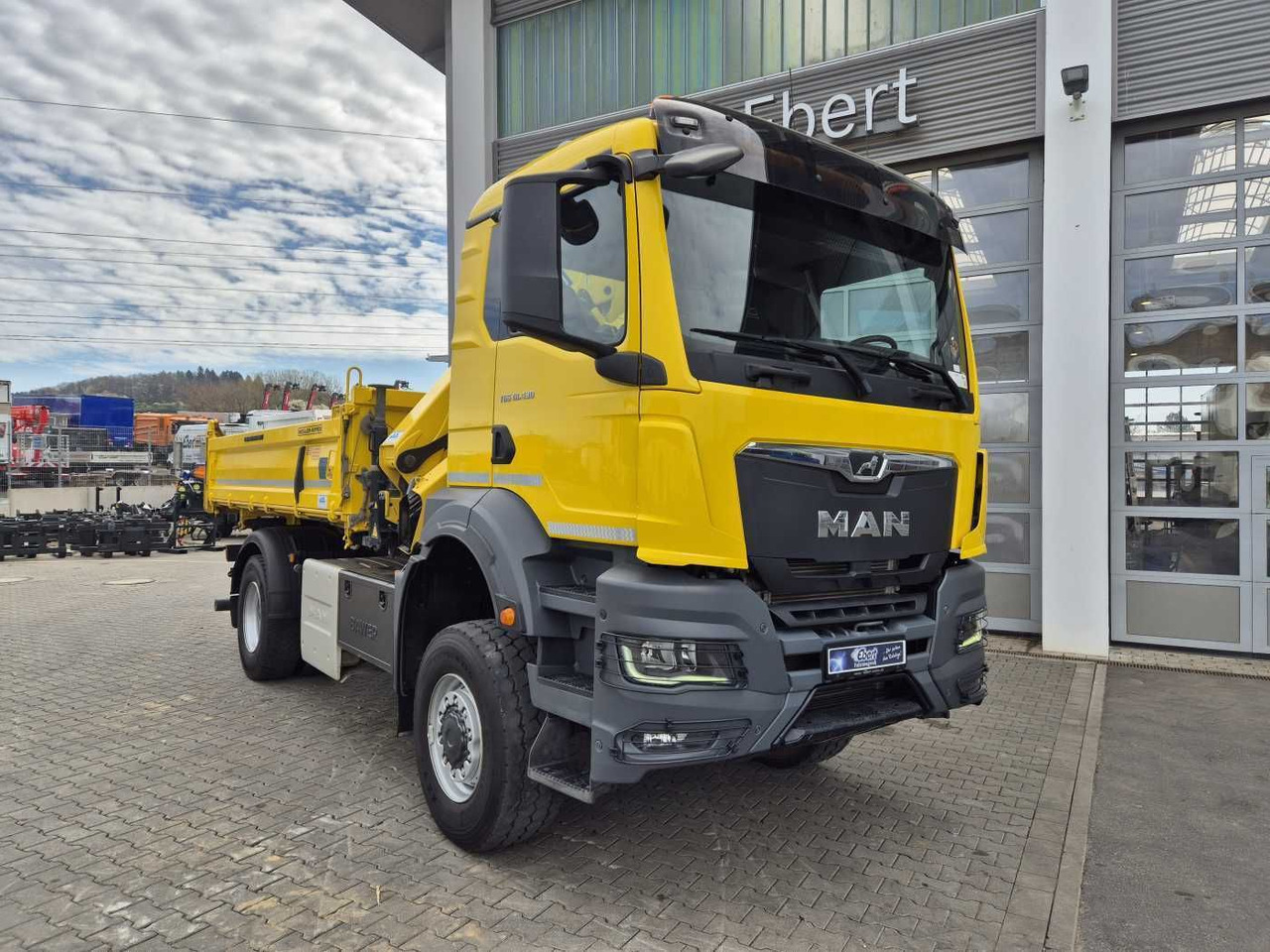 MAN TGS 18.430 4x4 BL Kran HMF 1130K-RCS Funk AHK - Camião grua: foto 3 MAN TGS 18.430 4x4 BL Kran HMF 1130K-RCS Funk AHK - Camião grua: foto 3