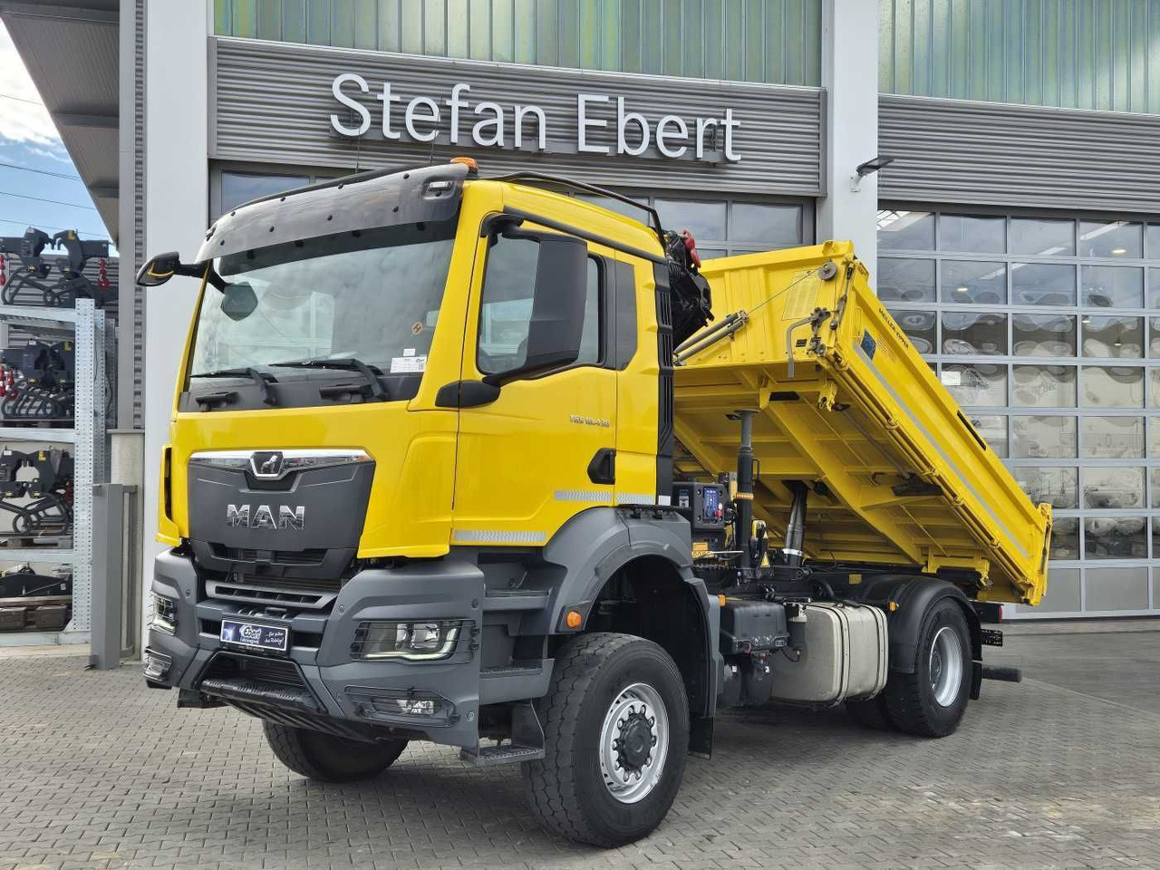 MAN TGS 18.430 4x4 BL Kran HMF 1130K-RCS Funk AHK - Camião grua: foto 2 MAN TGS 18.430 4x4 BL Kran HMF 1130K-RCS Funk AHK - Camião grua: foto 2